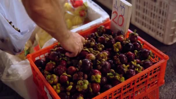 Purple Mangosteen Fruit Box Food Market Hong Kong Downtown — Stock Video