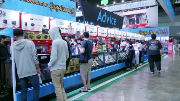 Menschen Gehen Und Shoppen Commart Thailand 2022 Computertechnologie Veranstaltung Auf — Stockvideo