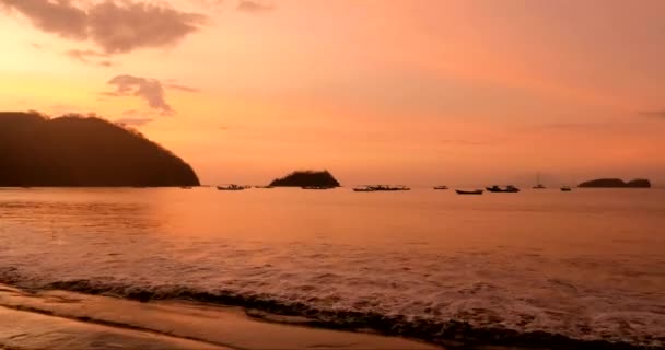 Prachtige Zonsondergang Boven Een Zandstrand Costa Rica Gouden Uur Tropisch — Stockvideo