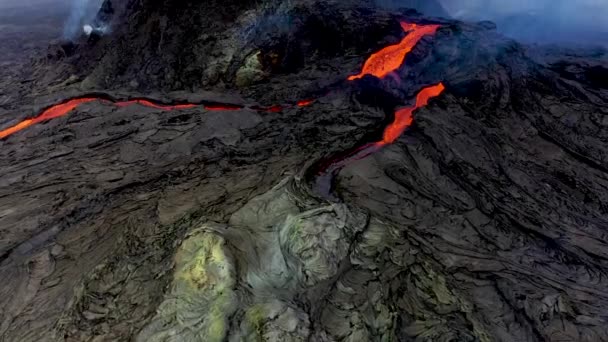 アイスランドの火山噴火でマグマの上にパン — ストック動画