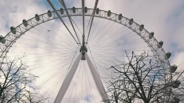 London World Famous Ferris Wheel Boasts Unrivaled Views British Capital — Video Stock