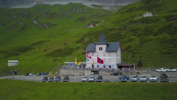 Αεροφωτογραφία Του Ξενοδοχείου Klausen Pashe Στο Γραφικό Αλπικό Πέρασμα Ελβετικές — Αρχείο Βίντεο