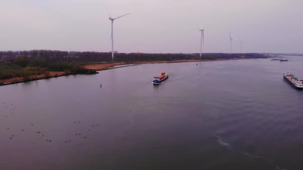 Vista Aérea Nave Carga Martie Acercándose Oude Maas Con Aves — Vídeos de Stock