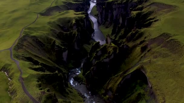 Pan Πλάνο Της Κοιλάδας Στην Ισλανδία — Αρχείο Βίντεο