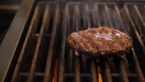 Sizzling Hamburger Patty Makes Smoke Fire Flare Slow Motion Close — Video Stock