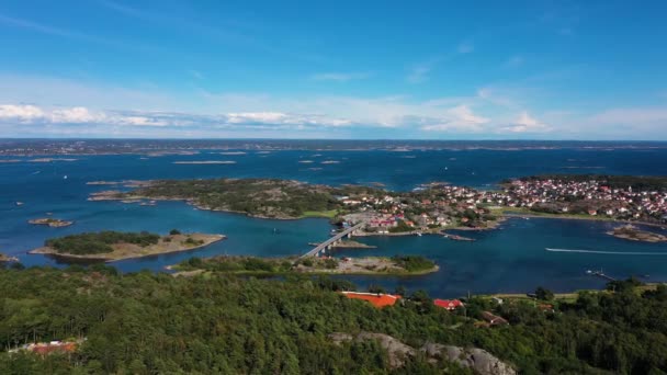 Pulau Donso Dari Atas Dengan Perahu Menjelajah Laut Biru Tenang — Stok Video