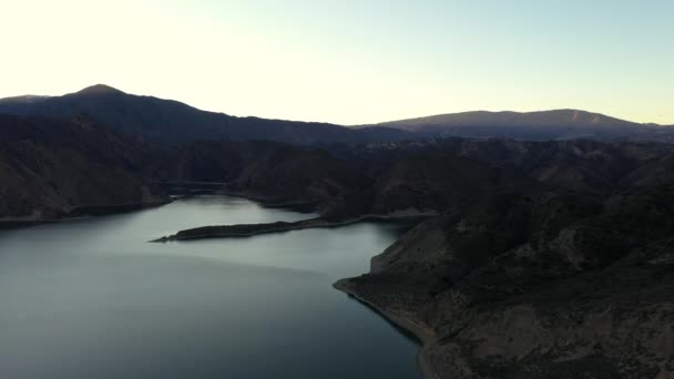 Pyramid Lake Tejon Pass California Reservoir Aerial View — Stock video