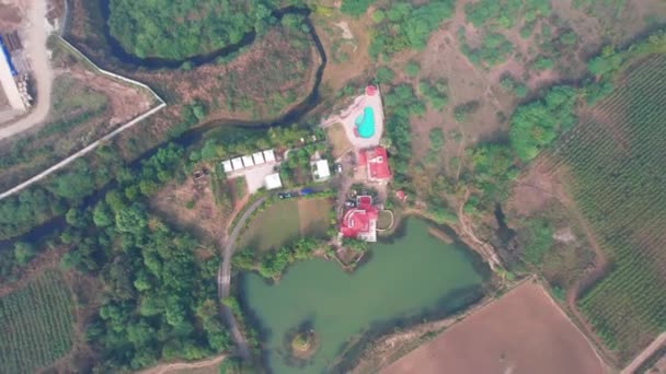 Super High Drone Aerial Shot Vadodara India House Pool Surrounded — Stockvideo