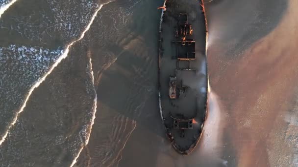 Luftaufnahme Eines Zerstörten Bootes Strand Von Moshav Habonim — Stockvideo