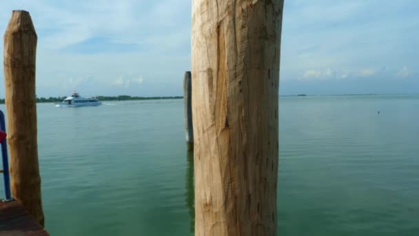 Schöne Anlegestelle Italien Venedig Auf Dem Blaugrünen Meer Mit Einem — Stockvideo