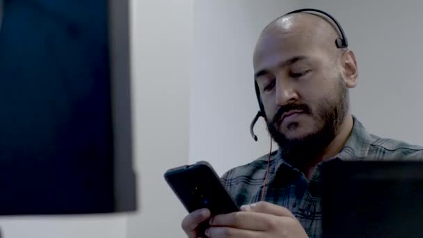 Close Shot Asian Call Centre Employee Taking Break Calls While — Stockvideo