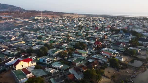 Pohled Typické Jihovietnamské Město Blízkosti Phan Rang Letecký Let Vpřed — Stock video