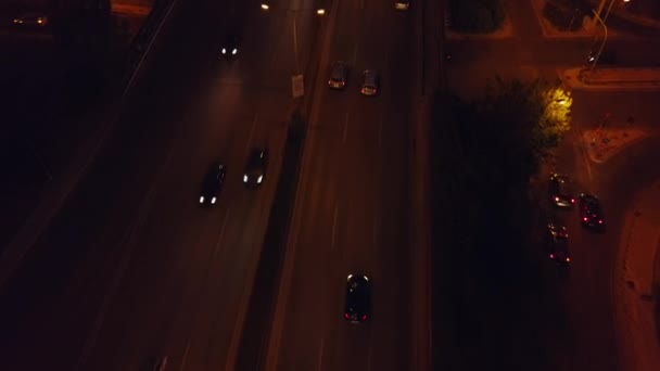 Luftaufnahmen Die Autos Auf Der Straße Athen Griechenland Der Nacht — Stockvideo
