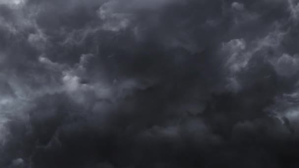 Tormenta Cielo Oscuro Con Hermosas Nubes Negras Antes Tormenta — Vídeo de stock