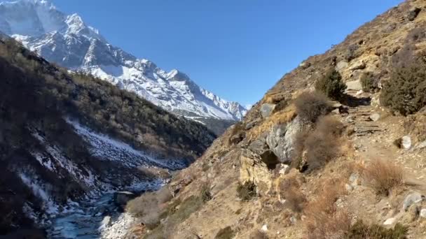 Valley Himalaya Mountains River Bottom Snow Peaks Background — стокове відео