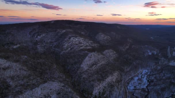 Luchtfoto Drone Beelden Van Een Prachtige Kleurrijke Zonsondergang Van Besneeuwde — Stockvideo