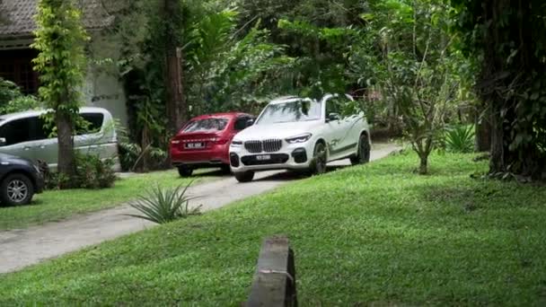 Kuala Lumpur Malajzia 2022 Március Vadonatúj Autó 2020 Bmw Kormányház — Stock videók