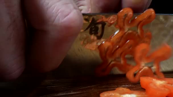 Sharp Knife Chopping Red Pepper Wood Surface High Speed — Vídeo de Stock