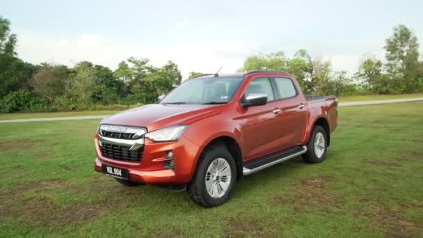 Malaysia March 2022 Private Pickup Car Dark Orange Color Isuzu — Vídeo de Stock