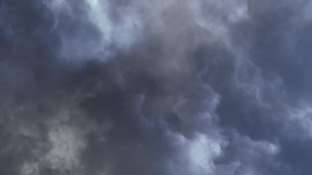 Trovoada Nuvens Tempestade Soltas Trovões Relâmpagos — Vídeo de Stock