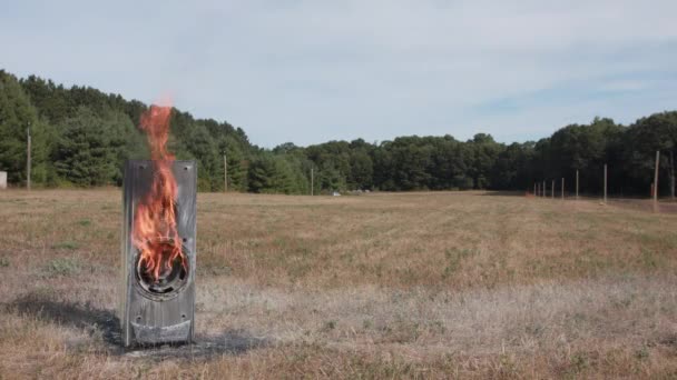 Högtalare Brand Fält Släcks — Stockvideo