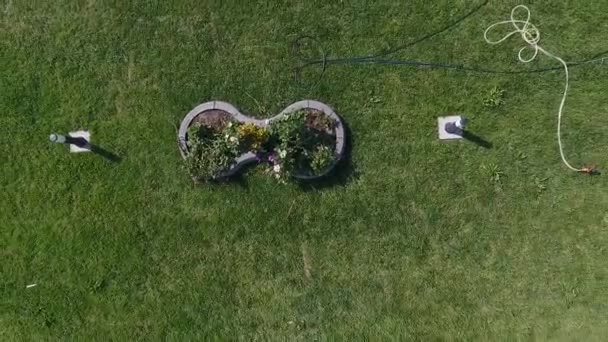 Kleine Blokhut Landscaping Drone View — Stockvideo