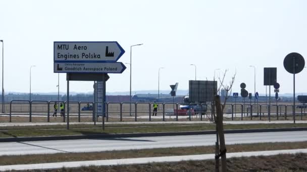 Die Präsidentenmaschine Der Usa Landet Auf Dem Flughafen Rzeszw Jasionka — Stockvideo