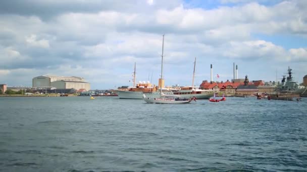 Kapal Royal Yacht Denmark Danebrog Copenhagen Summer Langelinie — Stok Video