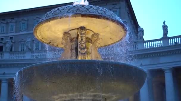 Fountain Front Vatican Building Rome Evening Lit Yellow Artificial Light — Wideo stockowe