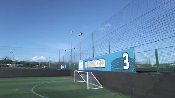 View Empty Side Proturf Football Pitch Goals Ruislip Pan Vertrok — Stockvideo