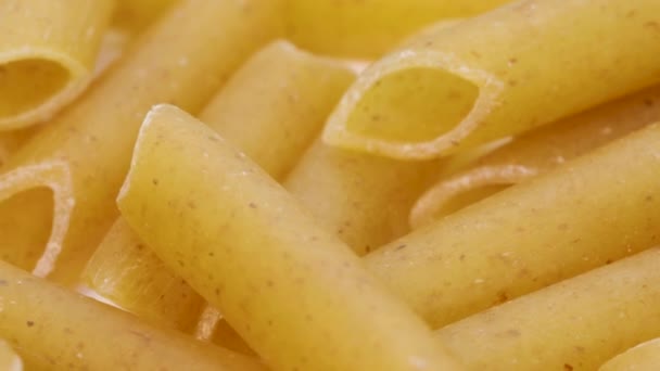 Detalle Chupito Pasta Trigo Saludable Macarrones Italianos Macrochupito Movimiento Giratorio — Vídeos de Stock