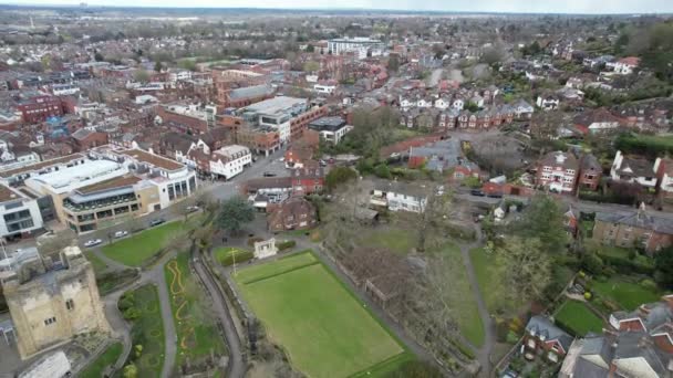 Guildford Centrum Miasta Surrey Wielka Brytania Drone Zdjęcia Lotnicze Wycofać — Wideo stockowe