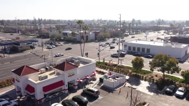 Out Burger Restaurant Visalia California Aerial Orbit — Wideo stockowe