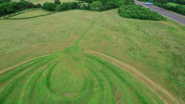 Theydon Bois Earthwork Art Grass Essex Luchtfoto — Stockvideo
