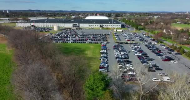Spooky Nook Sports Parking Lot Indoor Athletic Training Tournament Games — Stok Video