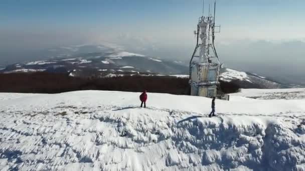 Повітряний Вид Електричну Вежу Електричний Пілон Покритий Снігом Льодом Двома — стокове відео