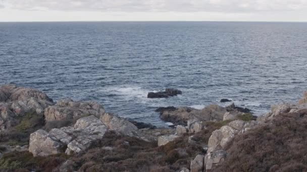 Rock Cliff Coast View Ocean Eternal Horizon Static Shot Sea — Stock Video