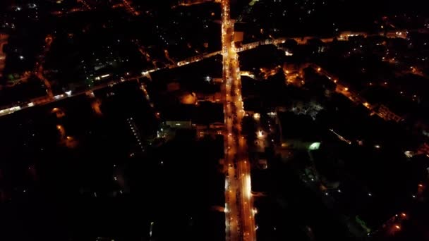 Αεροφωτογραφία Του Δρόμου Που Φωτίζεται Νύχτα Πραγματικός Χρόνος — Αρχείο Βίντεο