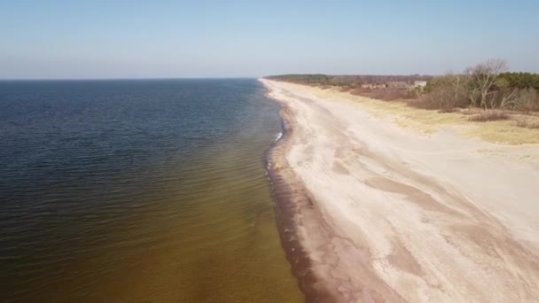 Aerial High Altitude View Sea Waves Crashing Beach White Sand — Stok video