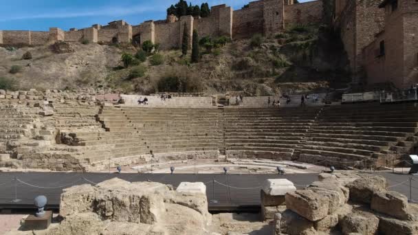 Spanya Nın Malaga Kentindeki Ünlü Roma Amfitiyatrosuna Çok Sayıda Insan — Stok video