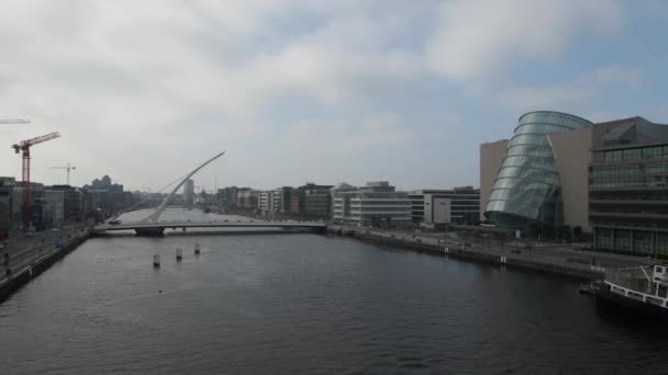 Drone Shot Van Dublin City Centre Inclusief Het Convention Centre — Stockvideo