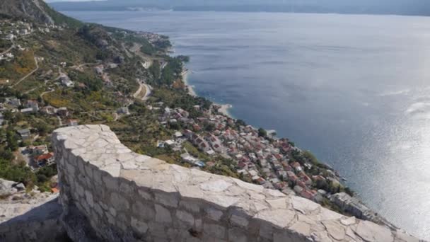 Panorama Omis Fort Slow Motion Pan — Stockvideo