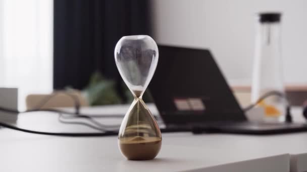 Hourglass Sand Clock Office Time Management Better Productivity Closeup Shot — Vídeo de stock