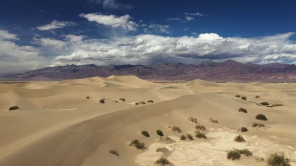 Drohnenaufnahmen Der Wüstenlandschaft Erstaunlicher Sonnenuntergang Der Wüste Schöne Wüste Mit — Stockvideo