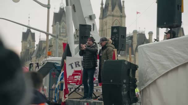 Freedom Convoy Protest 2022 Ottawa Persons Stage Speaking Slow Motion — Stockvideo