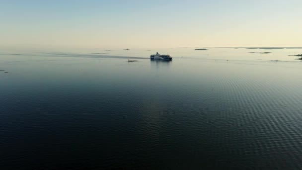 Flygfoto Mot Ett Baltiskt Färjeskepp Öppet Hav Solnedgång Finland Närmar — Stockvideo