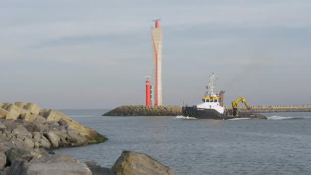 Tugboat Zeetijger Going Out Marina Ostend — Stock video