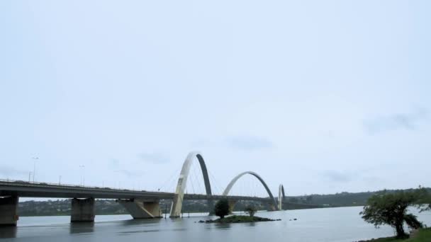 Juscelino Kubitschek Bridge Brasília Vista Ampla Dia Nublado Brasília Inclinação — Vídeo de Stock