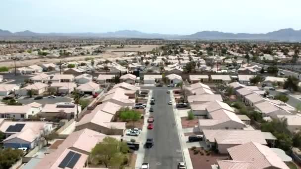 Aerial View Las Vegas Suburban Neighborhood Houses Desert Background — Stockvideo