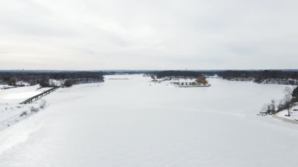 Plain Frozen Martindale Pond Catharines Ontario Aerial — Vídeo de stock